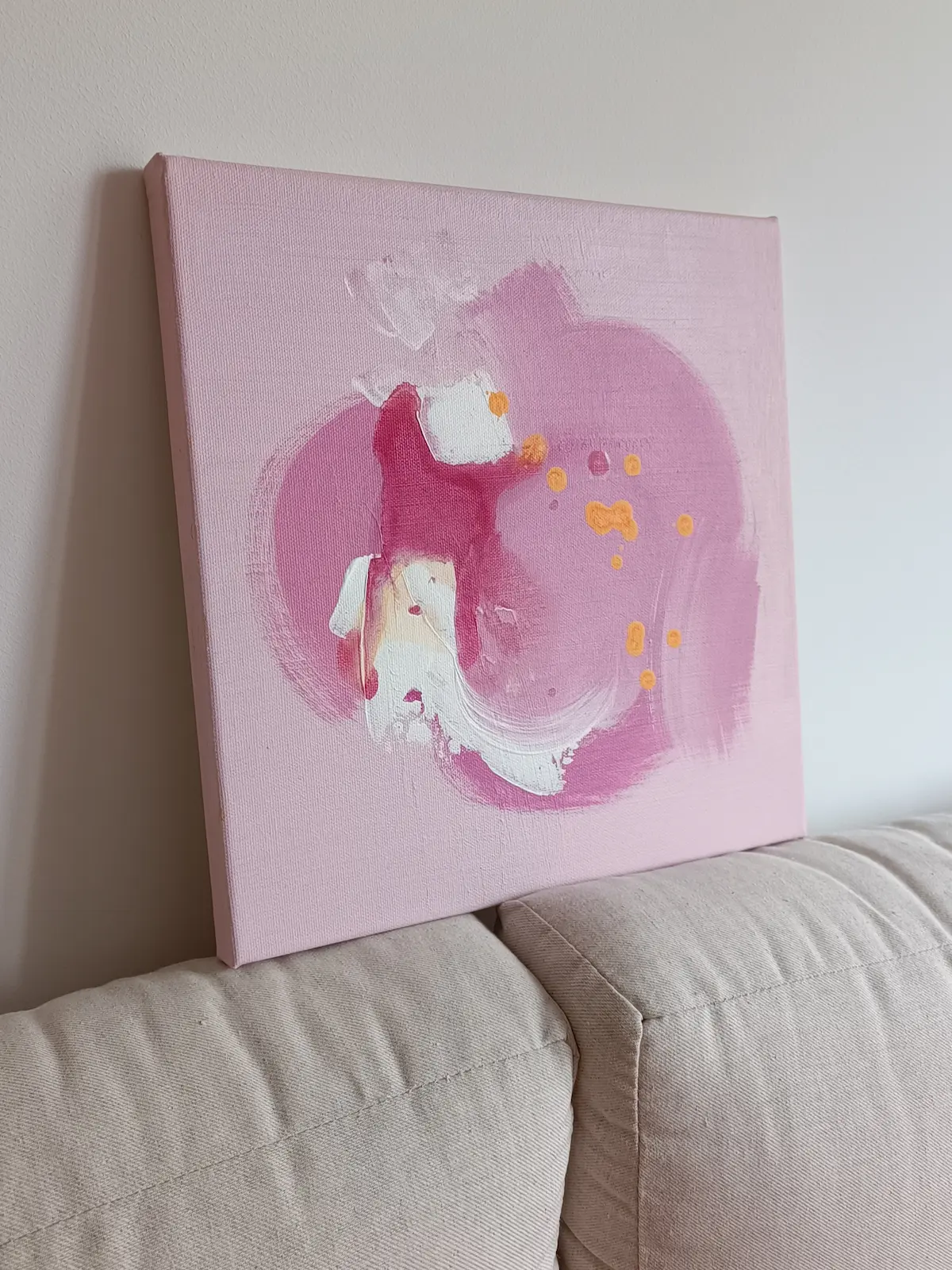 Emotional Balance seitlich im Wohnzimmer