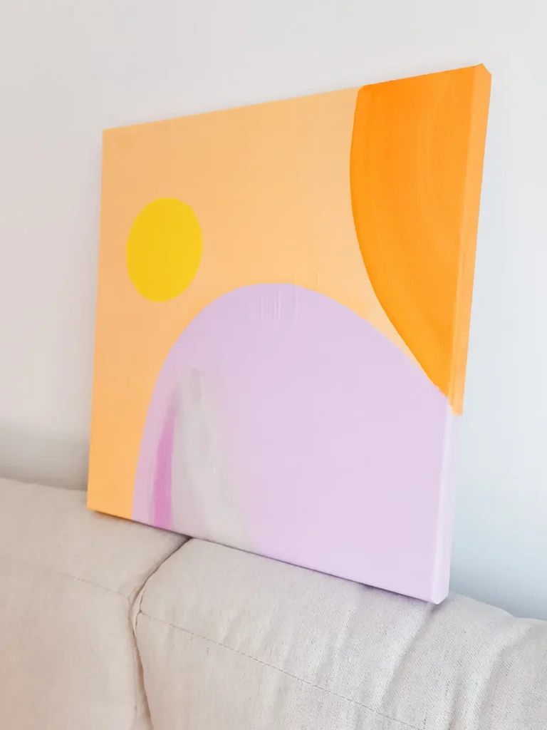 The Sun - Kunstwerk seitlich im Wohnzimmer