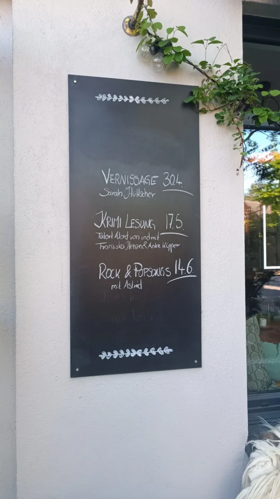 Das Programm im Lieberbrook: Vernissage, Krimi-Lesung und Rock & Popsongs